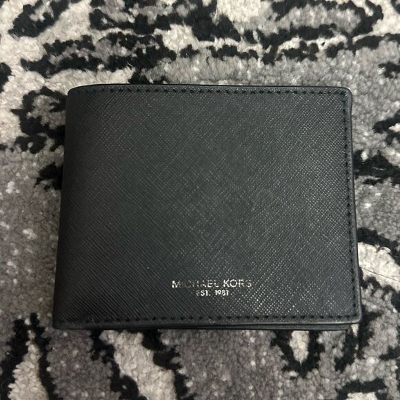 Michael Kors Men Wallet - Picture 2 of 7